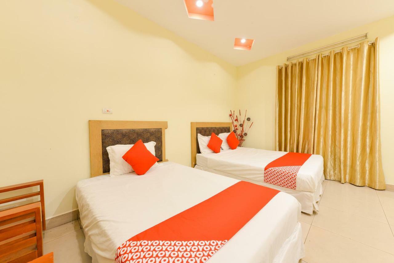 Oyo 279 West Lake Hotel Ханой Экстерьер фото