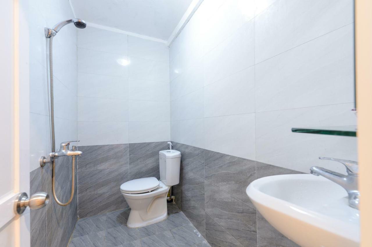 Oyo 279 West Lake Hotel Ханой Экстерьер фото