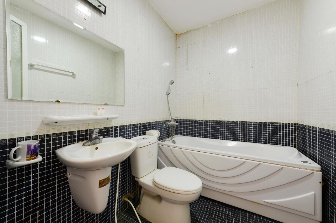 Oyo 279 West Lake Hotel Ханой Экстерьер фото